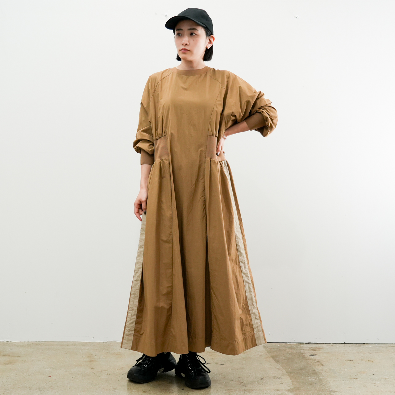 サイドライン刺繍ナイロンワンピース(R25313) - 画像 (7)