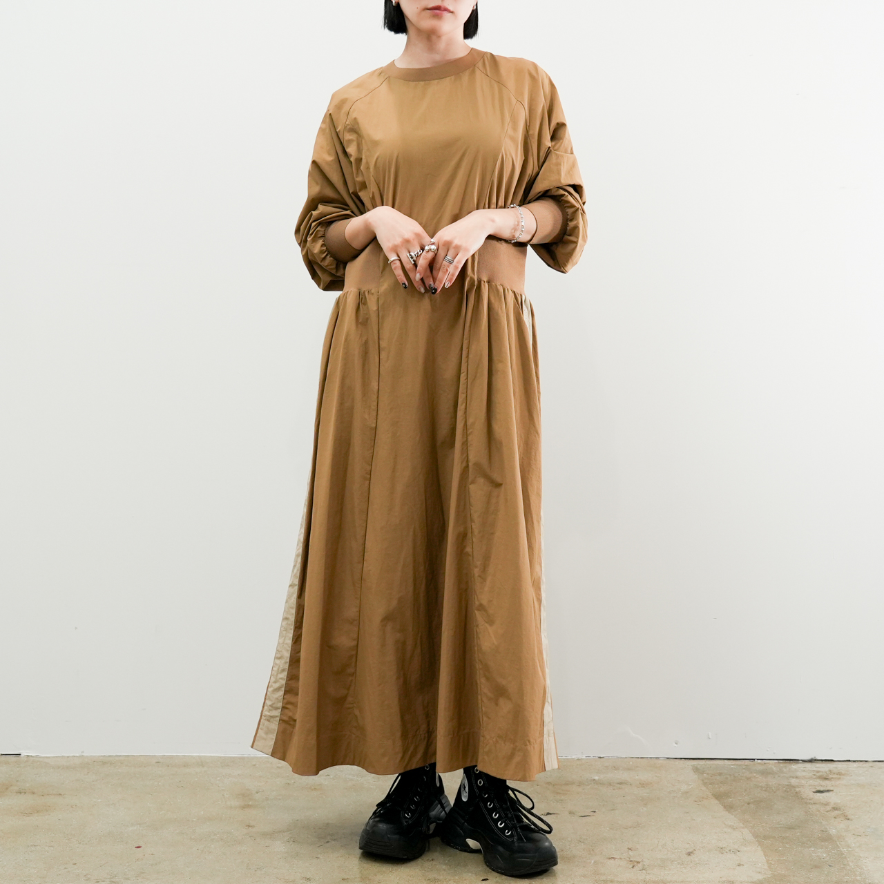 サイドライン刺繍ナイロンワンピース(R25313) - 画像 (2)