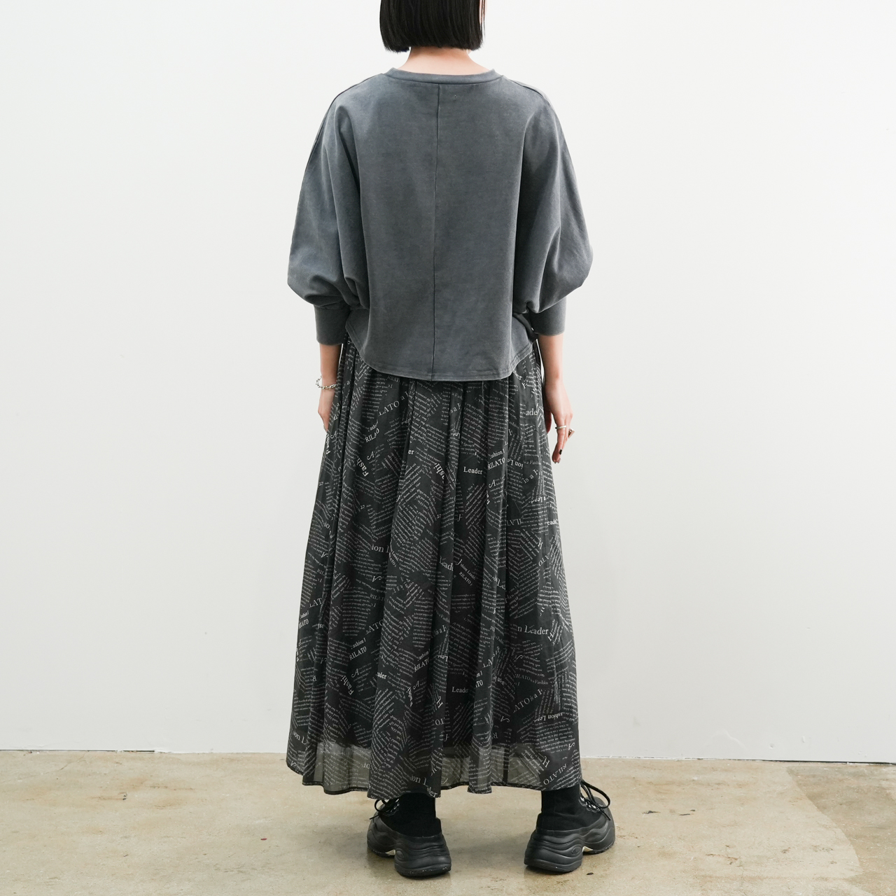 ピグメント加工クロップド丈ドルマンプルオーバー(R25398) - 画像 (10)