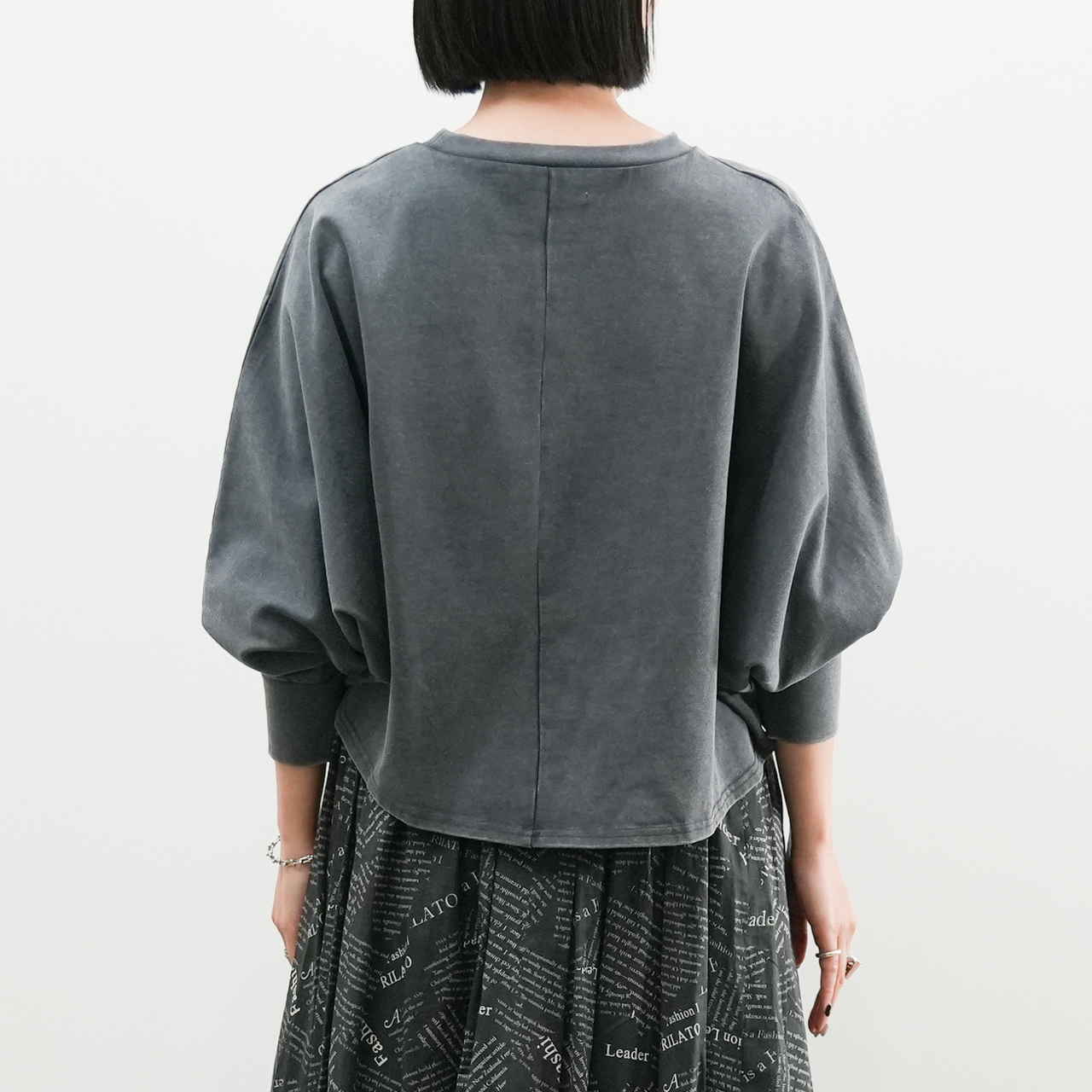 ピグメント加工クロップド丈ドルマンプルオーバー(R25398) - 画像 (6)