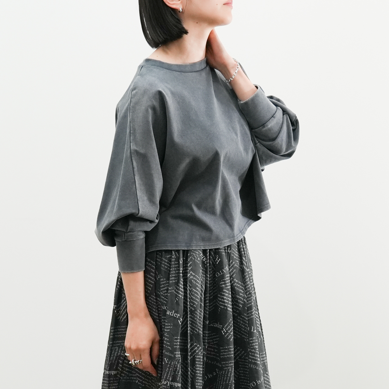 ピグメント加工クロップド丈ドルマンプルオーバー(R25398) - 画像 (5)